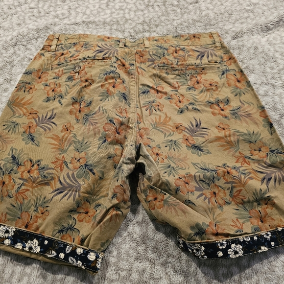 Denim Flower shorts - Picture 2 of 2